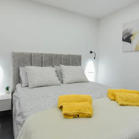 Apartman Nice شقة *