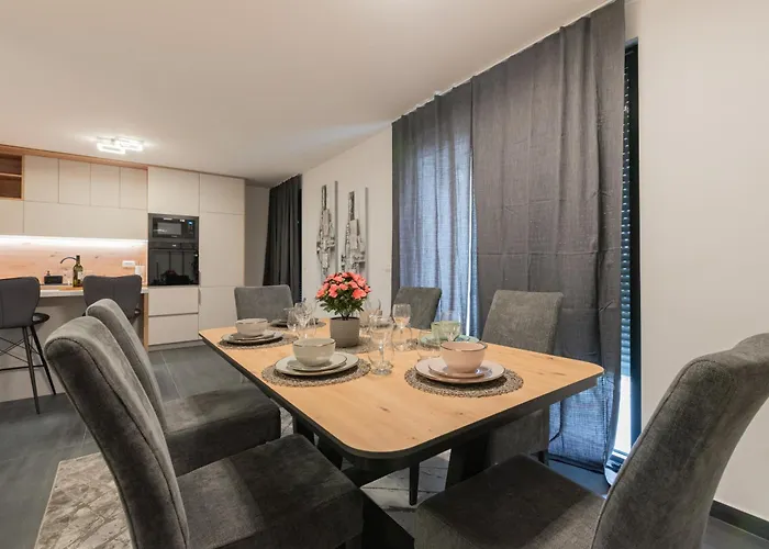 公寓 Apartman Nice 扎达尔